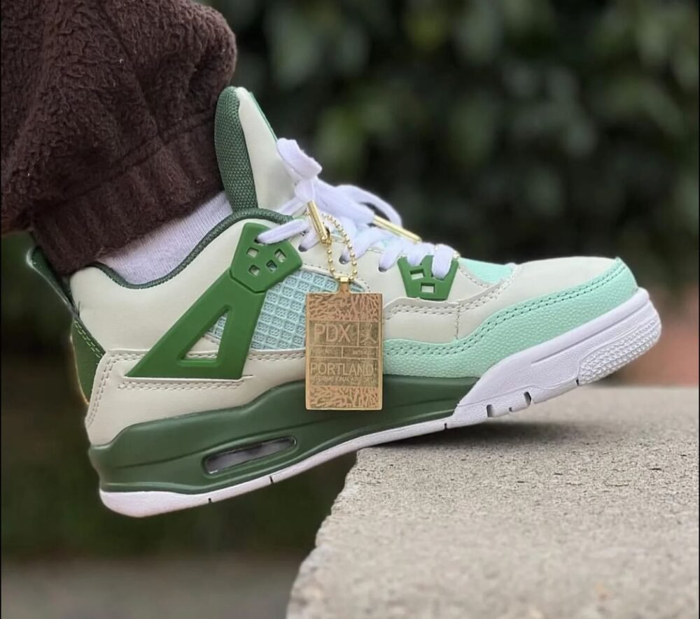 Nike Air Jordan 4 First Class