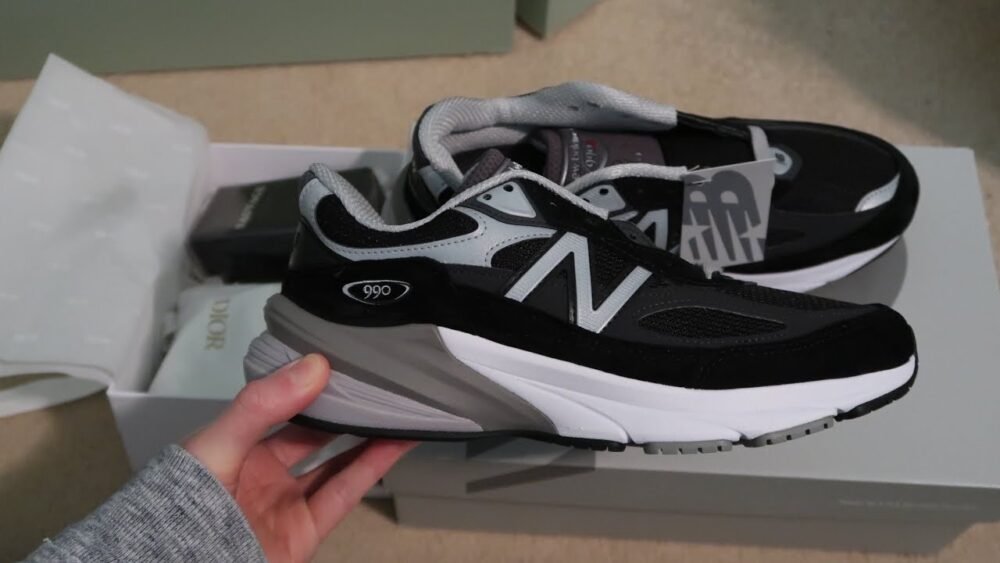 New Balance 990 V6 Black