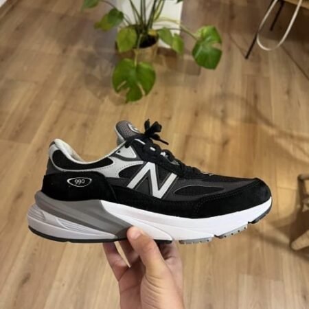 New Balance 990 V6 Black