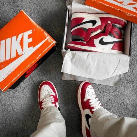 Air Jordan Retro 1 High Lost & Found