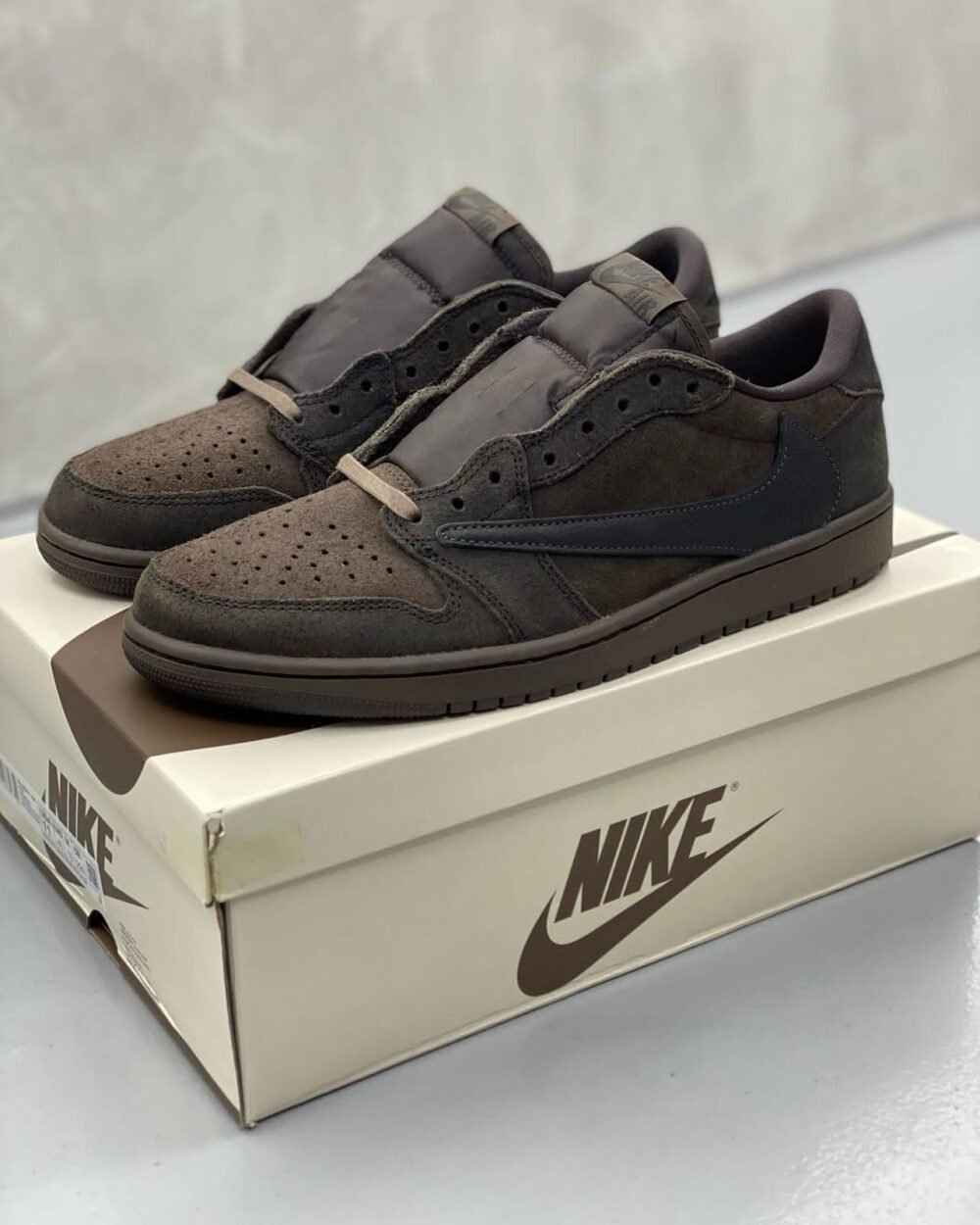 Air Jordan 1 Low Travis Scott Velvet Brown Legit - Image 2