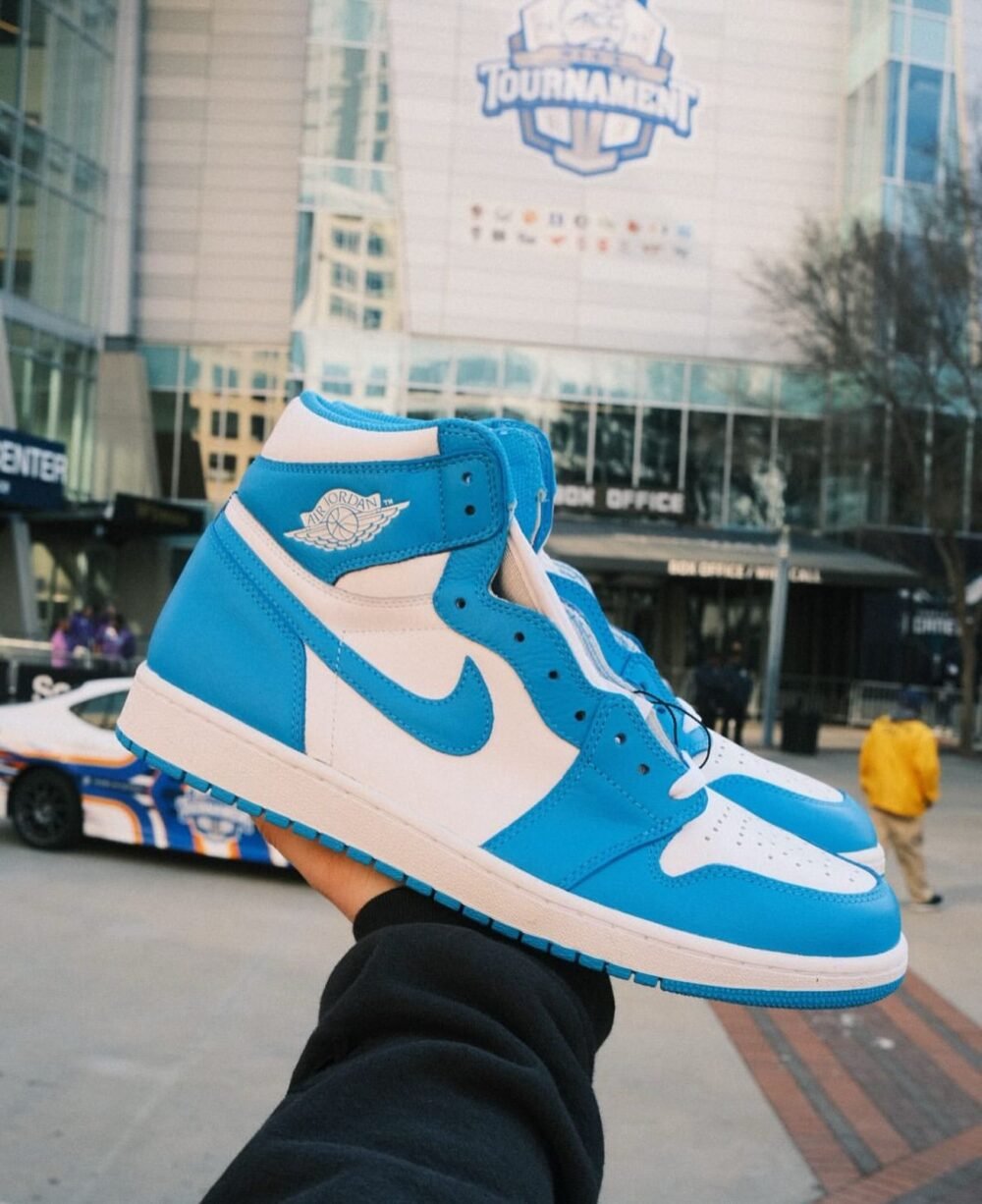 Nike Air Jordan 1 Retro High OG UNC Semi UA