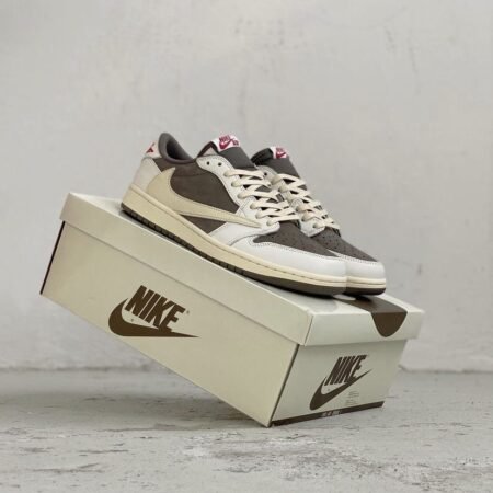 Nike Air Jordan Retro 1 Low Reverse Mocha SEMI UA