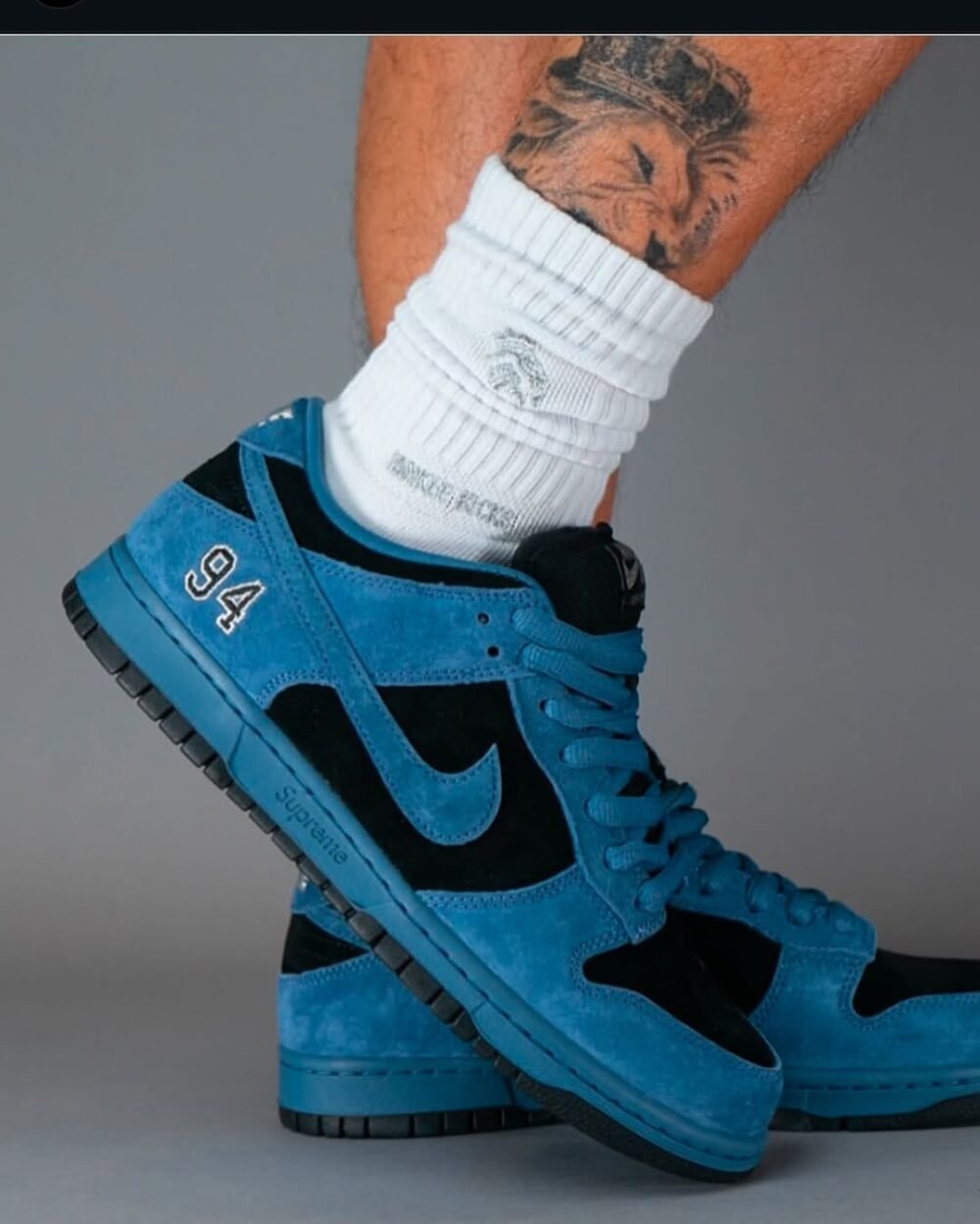 Supreme x Nike SB Dunk Low Ocean Fog - Image 2
