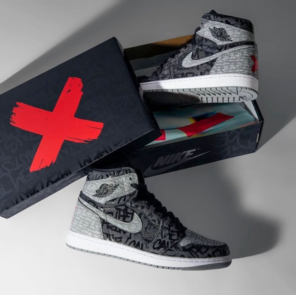 NIKE  AIR JORDAN RETRO 1 HIGH  REBELLIONAIRE BLACK - Image 5