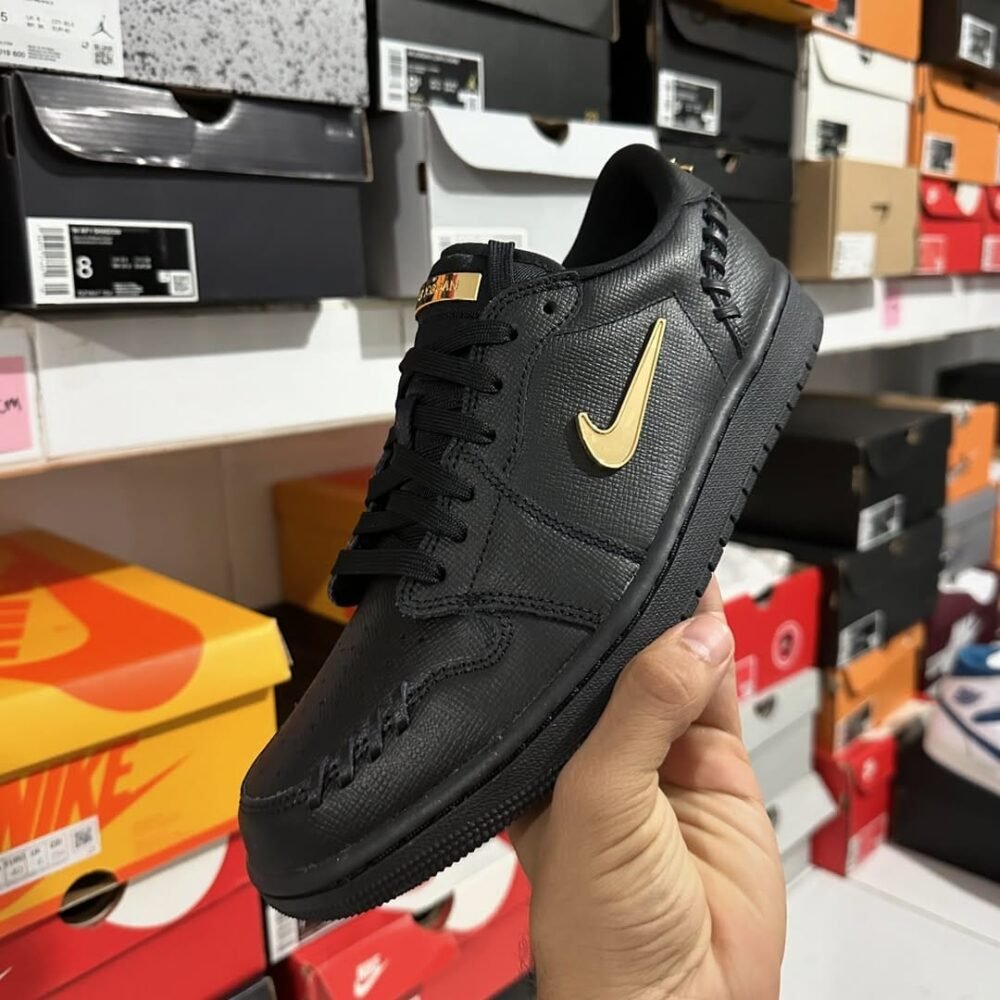 Nike Air Jordan Retro 1 "Make Black Metallic Gold" - Image 4