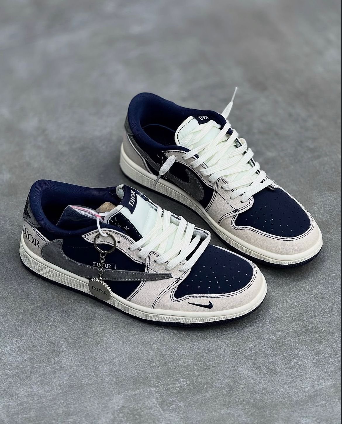 Nike Air Jordan 1 X Dior X Travis Scott - Image 4
