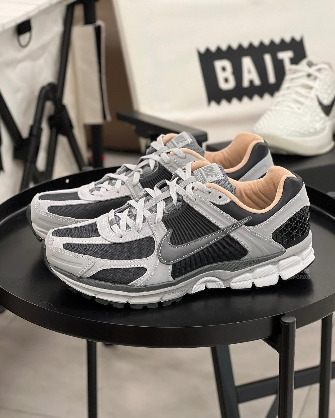 Nike Zoom Vomero 5 Dark Smoke Grey Vachetta