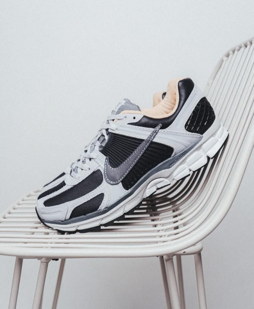 Nike Zoom Vomero 5 Dark Smoke Grey Vachetta - Image 4