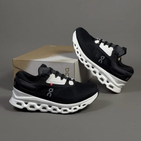 On Cloud Stratus V3 Black White Running