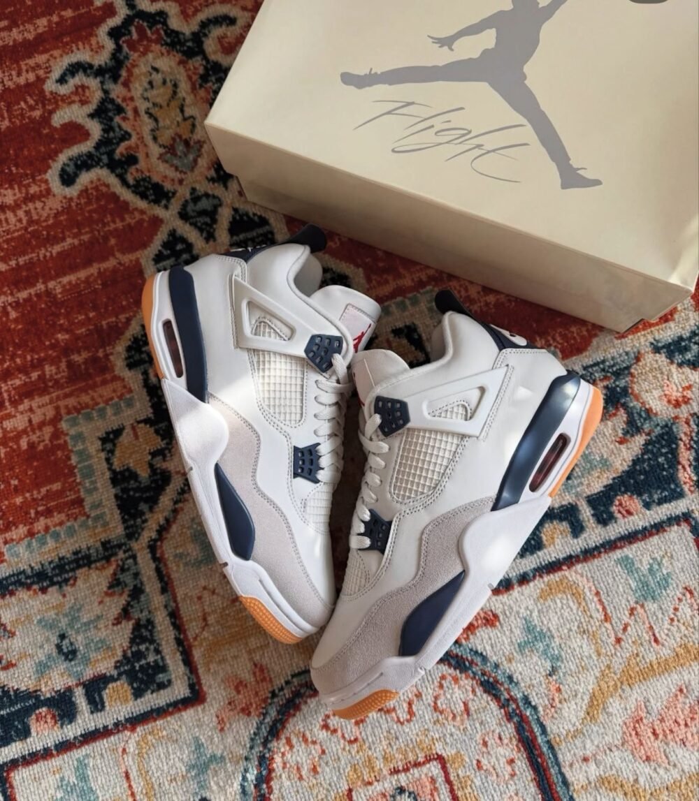 NIKE SB AIR JORDAN RETRO 4 MID NIGHT NAVY - Image 5