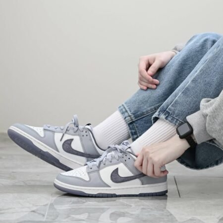 Nike SB Dunk Low "Light Carbon"