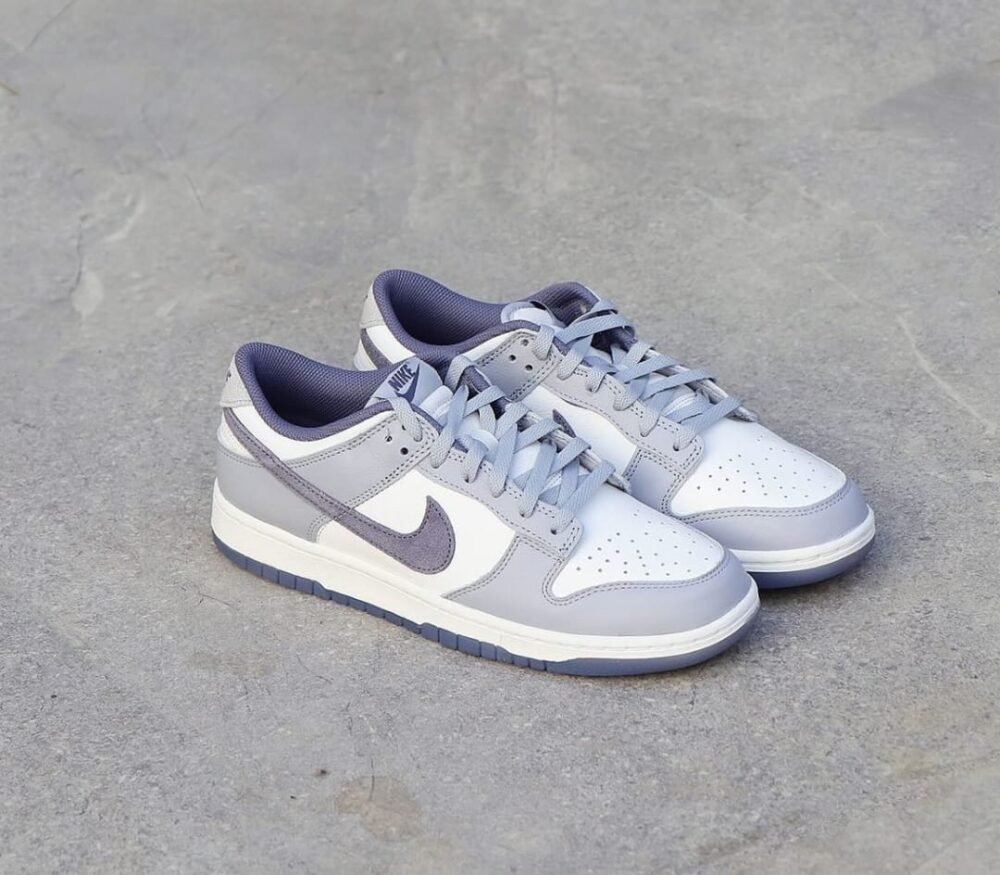 Nike SB Dunk Low "Light Carbon" - Image 2