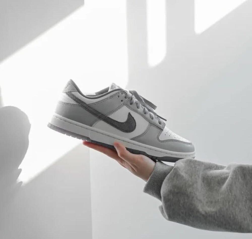 Nike SB Dunk Low "Light Carbon" - Image 6