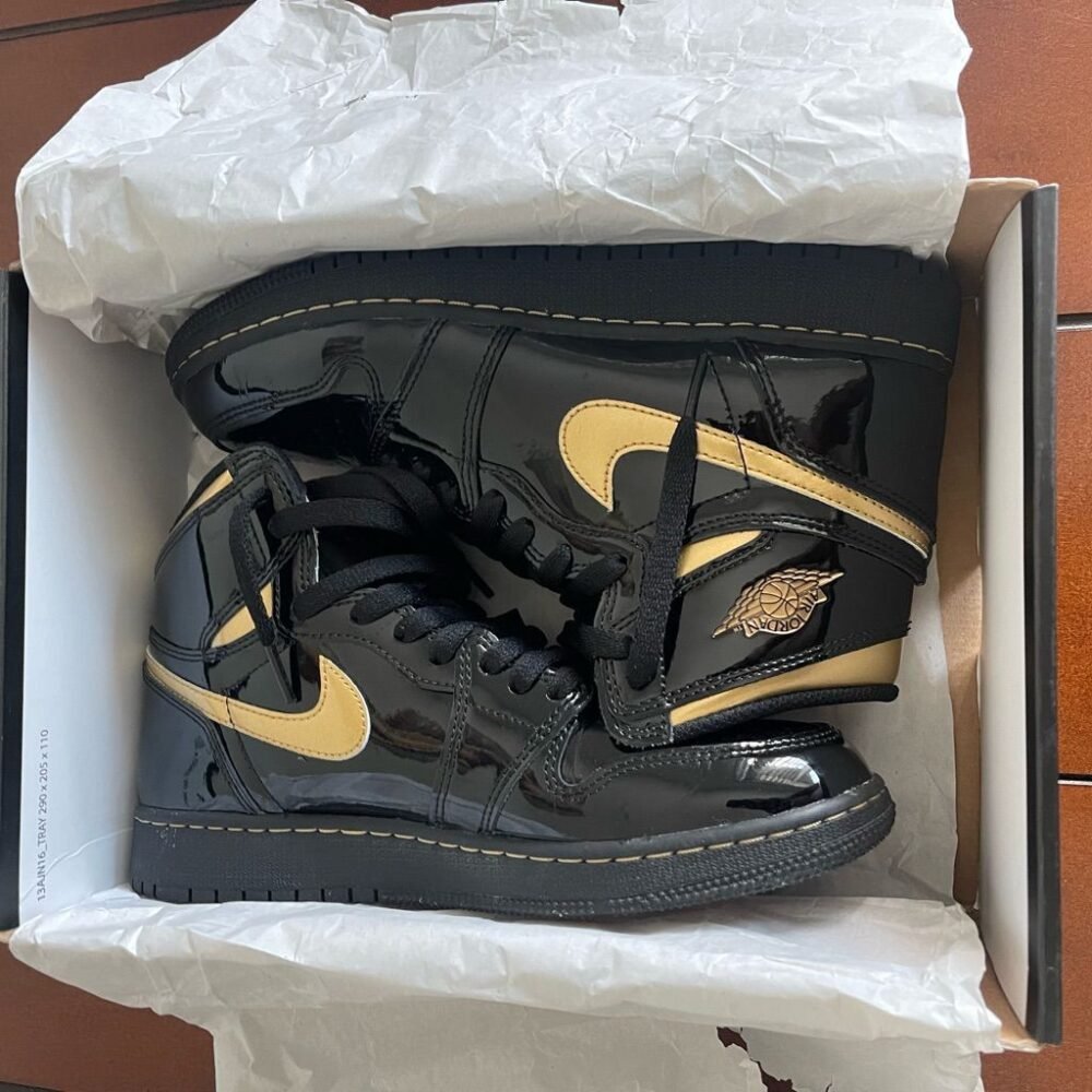 Nike Air Jordan 1 High Metallic Black Gold - Image 3