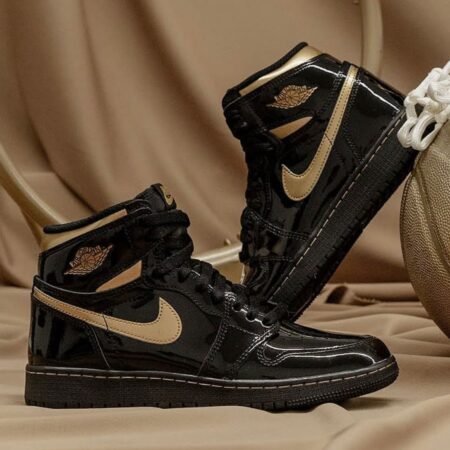 Nike Air Jordan 1 High Metallic Black Gold