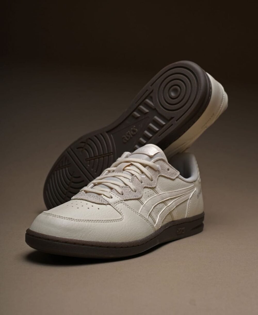 Asicss Skyhand OG Sneaker For Women's - Image 2