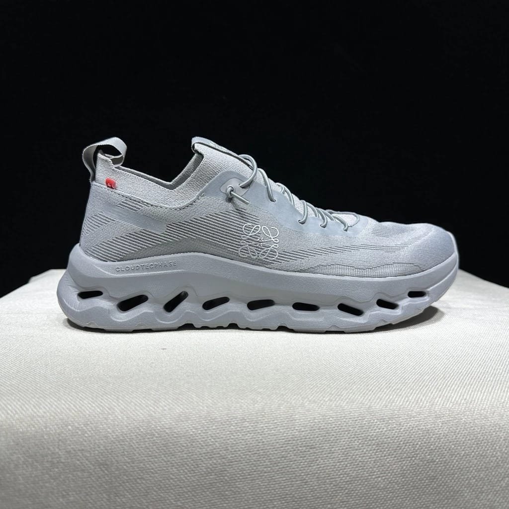 LOEWEE X ON Cloudtilt 2 0 Grey - Image 3