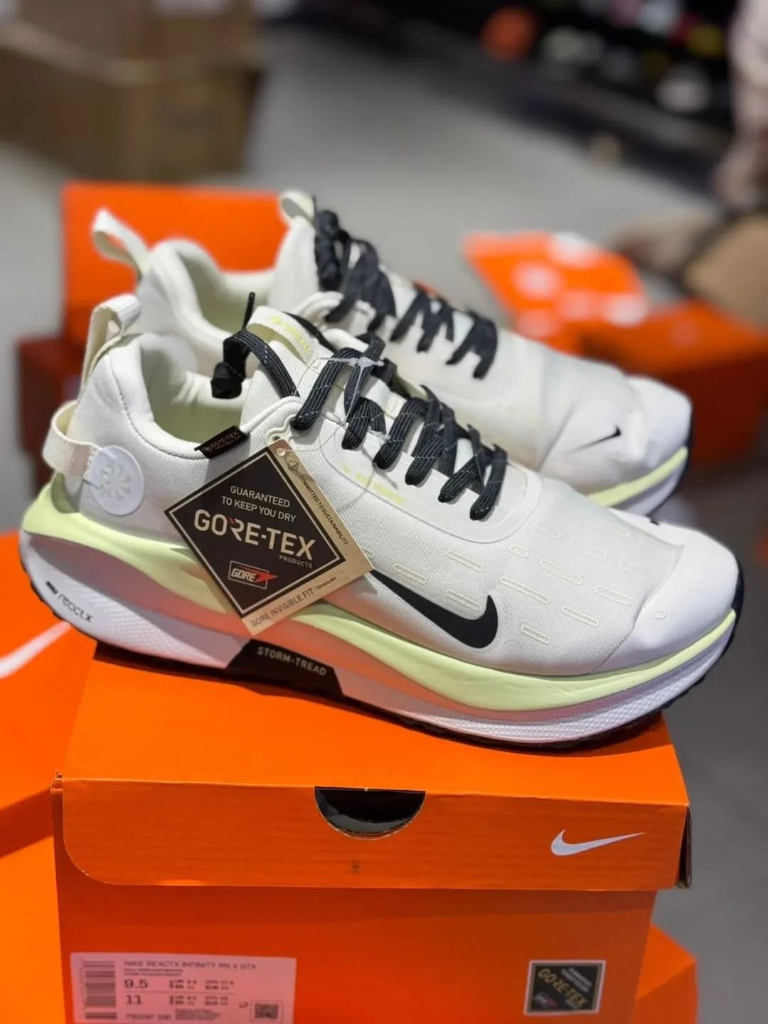 Nike Infinity Run 4 Gore Tex Pale Ivory - Image 3