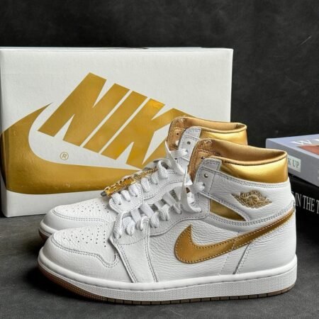 Nike Air Jordan 1 Retro High OG Metallic Gold