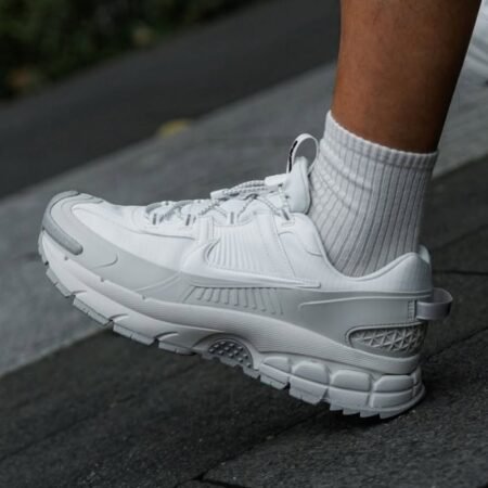 Nike Zoom Vomero 5 Roam Light Bone