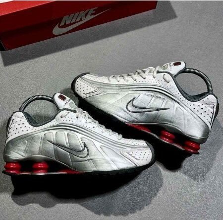 nike Shox R4 Metallic Silver Comet Red
