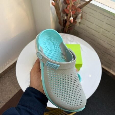 Croc 360 lite ride white sky