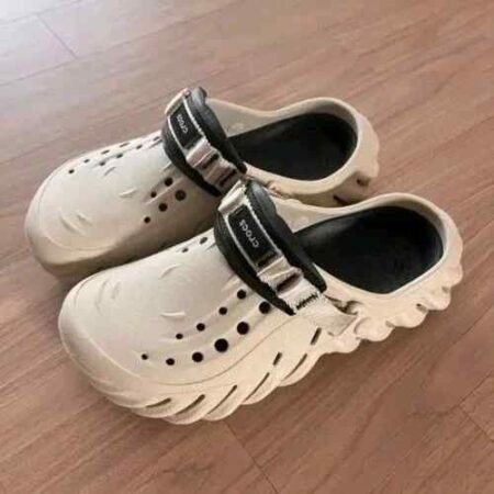 croc.s echo clog sandal beighs